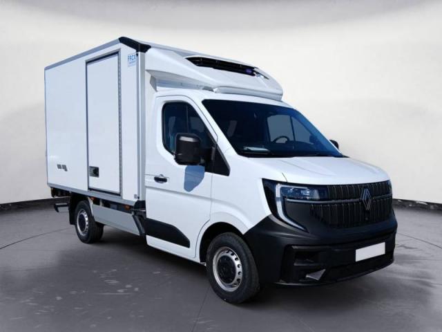 Renault Master image 2