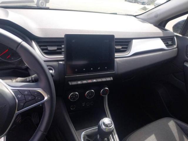 Renault Captur image 2