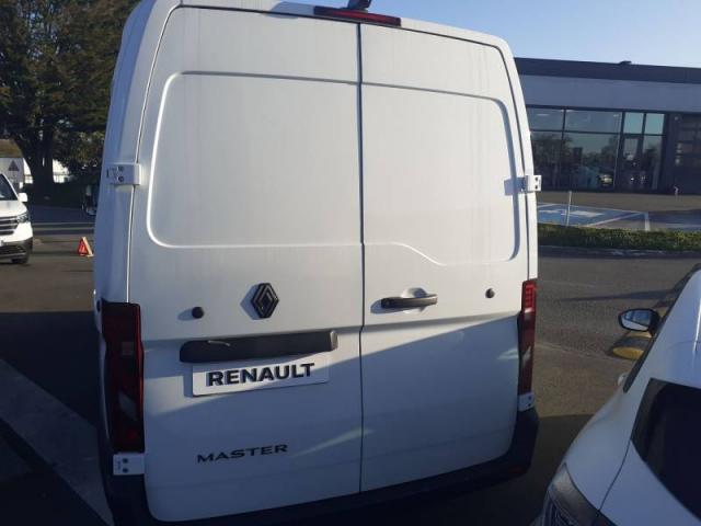 Renault Master image 1