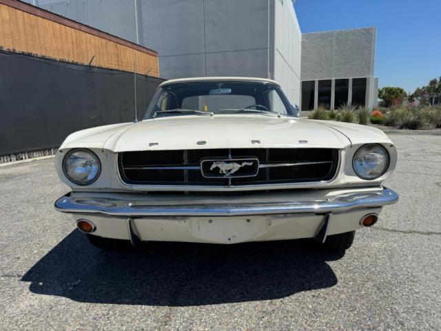 Ford Mustang image 6