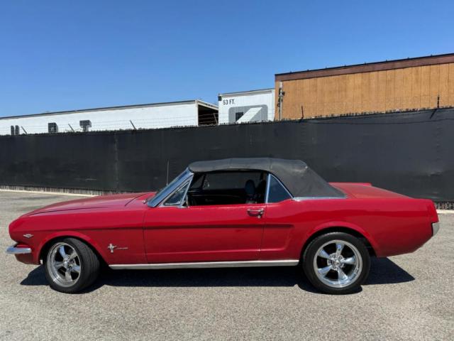 Ford Mustang image 7