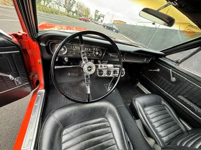 Ford Mustang image 1