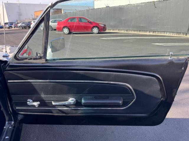 Ford Mustang image 1