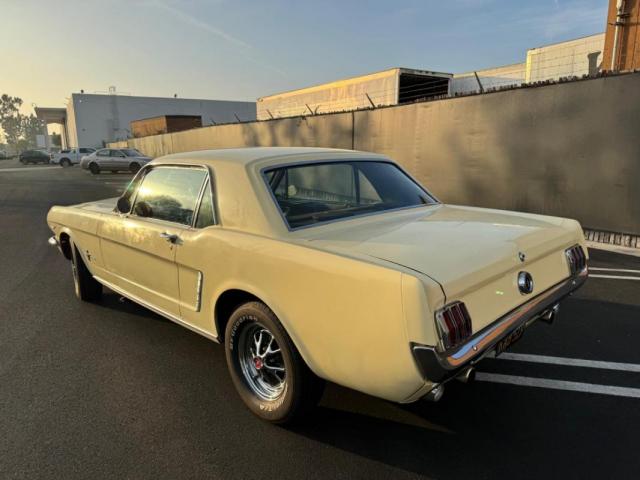 Ford Mustang image 9