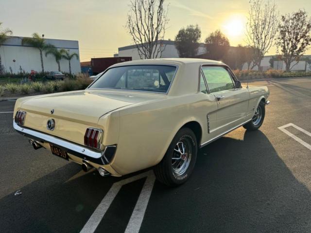 Ford Mustang image 4