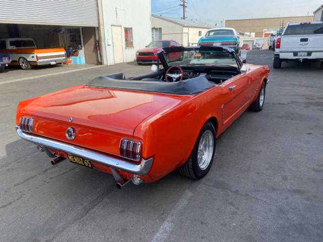 Ford Mustang image 6