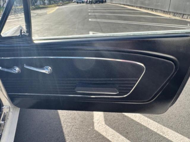 Ford Mustang image 6