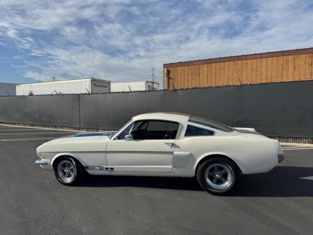 Ford Mustang image 9