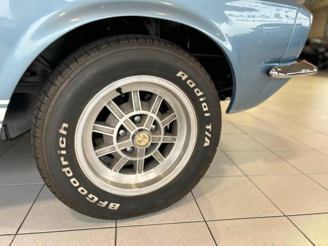 Ford Mustang image 9