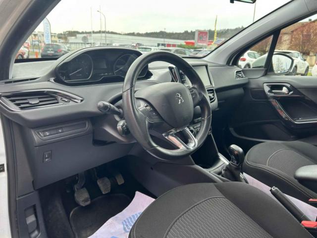 Peugeot 208 image 3