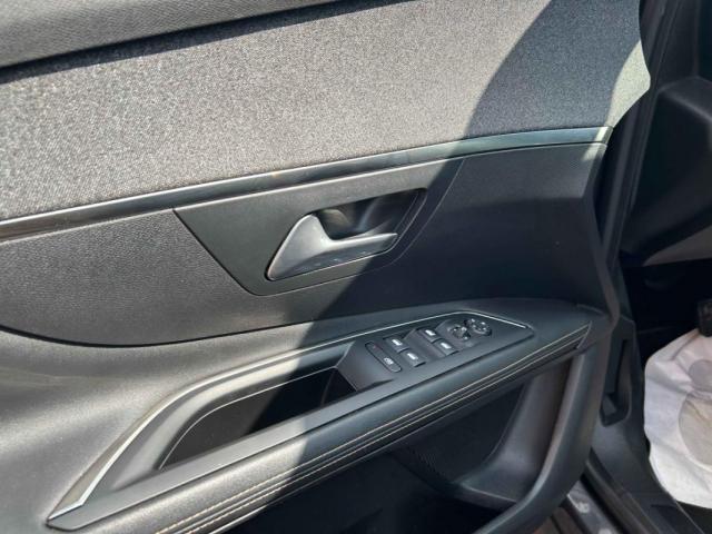 Peugeot 3008 image 3