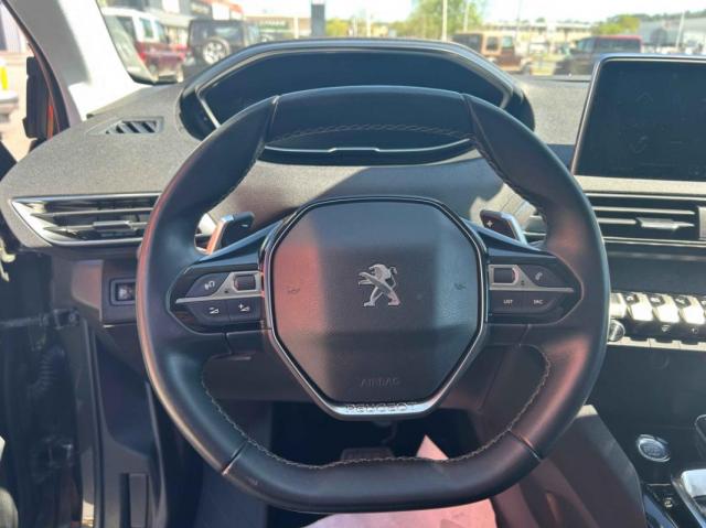 Peugeot 5008 image 1