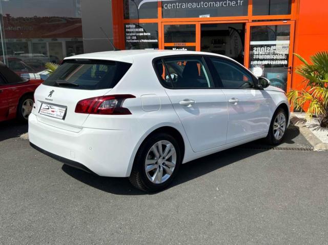 Peugeot 308 image 2