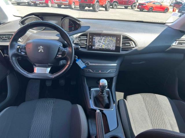 Peugeot 308 image 2