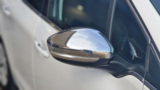 Peugeot 208 image 4
