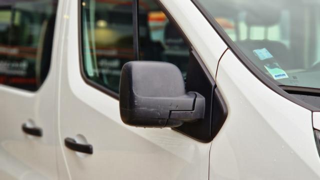 Renault Trafic image 9