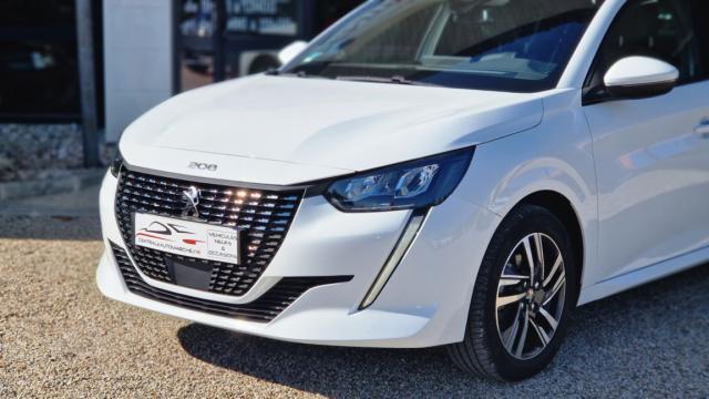 Peugeot 208 image 9