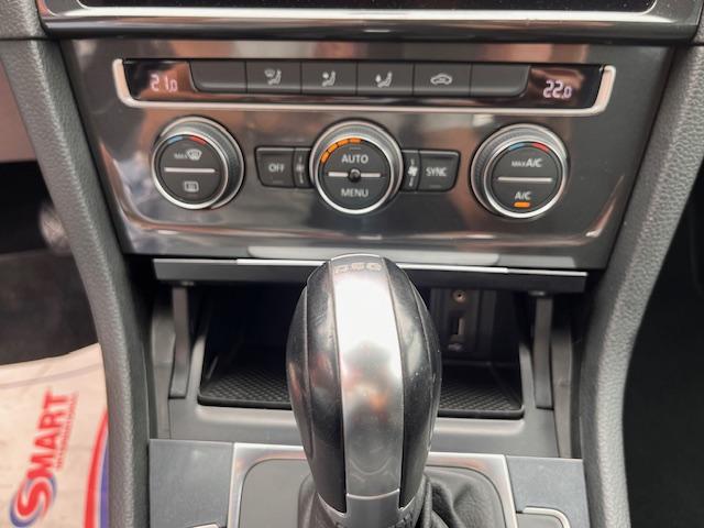 Volkswagen Golf image 6