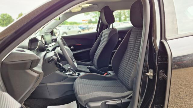 Peugeot 2008 image 3