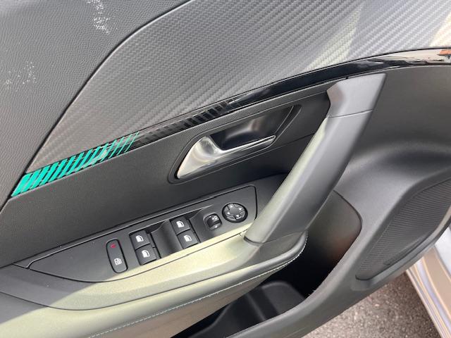 Peugeot 2008 image 5