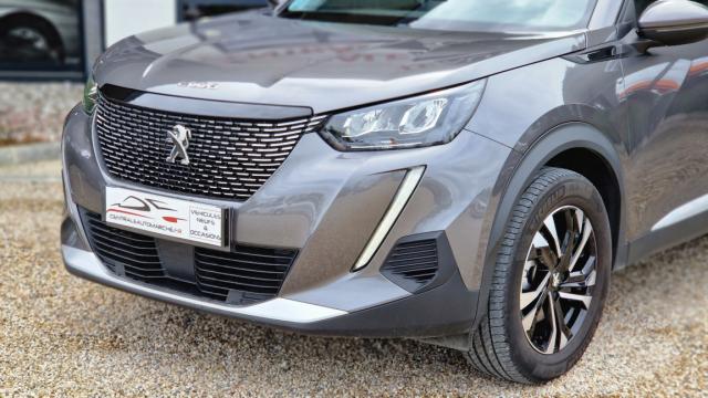 Peugeot 2008 image 1
