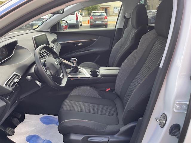 Peugeot 5008 image 1