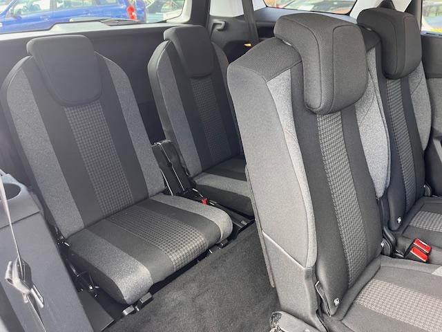Peugeot 5008 image 6