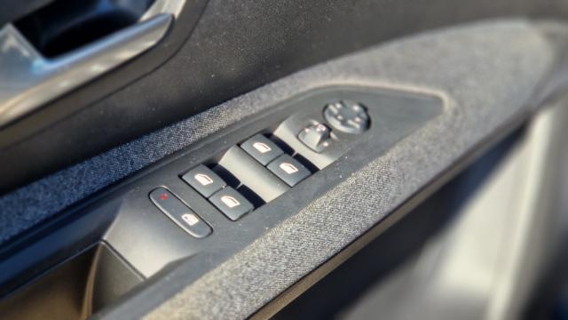 Peugeot 5008 image 1