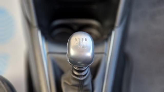 Peugeot 208 image 2