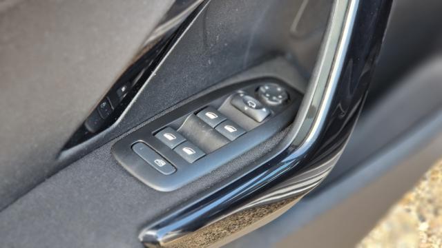 Peugeot 208 image 1