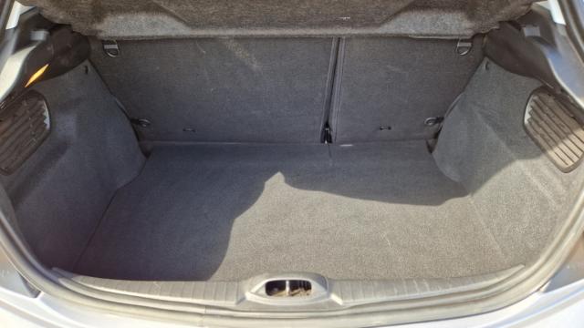 Peugeot 208 image 9