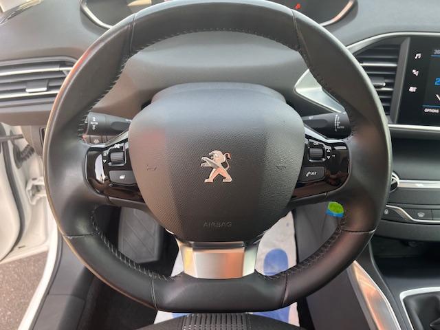 Peugeot 308 image 2