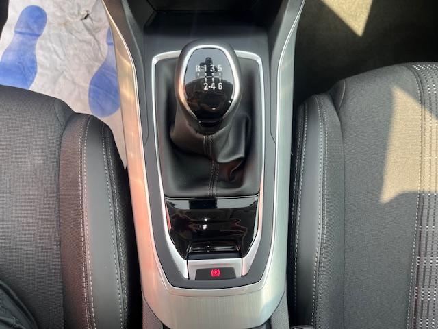 Peugeot 308 image 9