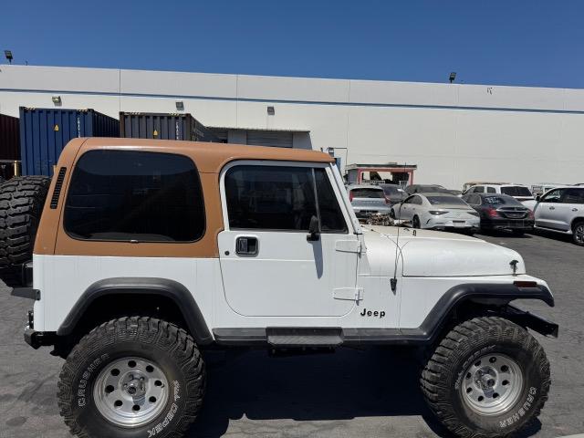 Jeep Wrangler image 8
