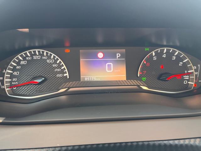 Peugeot 2008 image 6