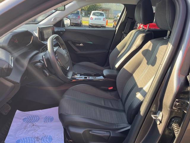 Peugeot 2008 image 4