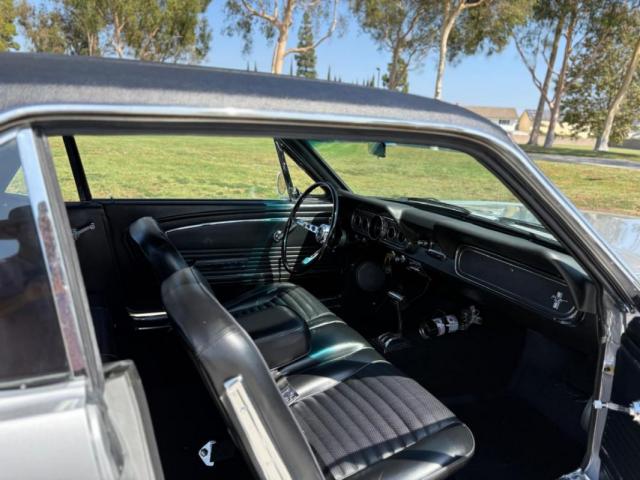 Ford Mustang image 7
