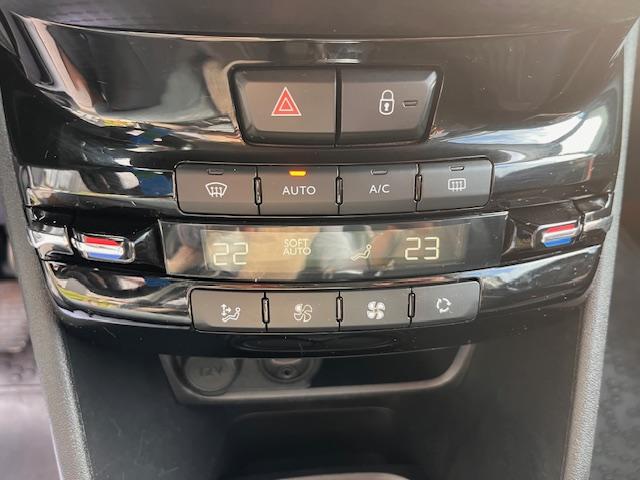 Peugeot 2008 image 7