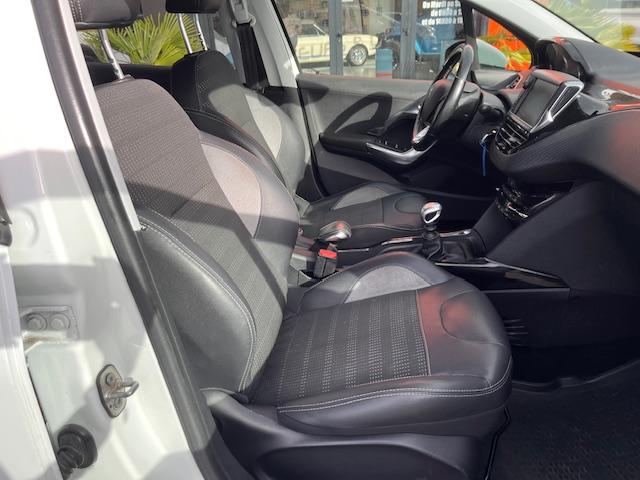 Peugeot 2008 image 9