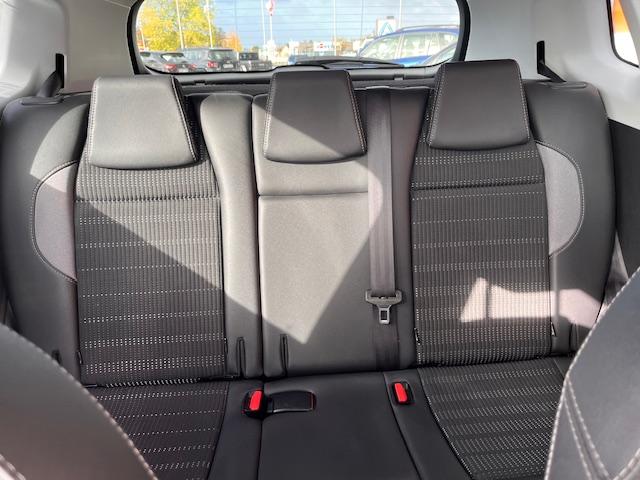Peugeot 2008 image 3