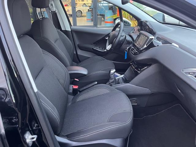 Peugeot 208 image 4