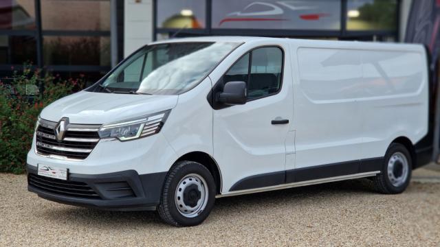 Renault Trafic image 2