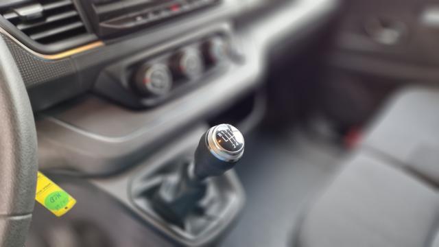 Renault Trafic image 8