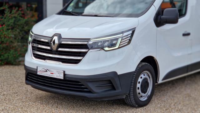 Renault Trafic image 1