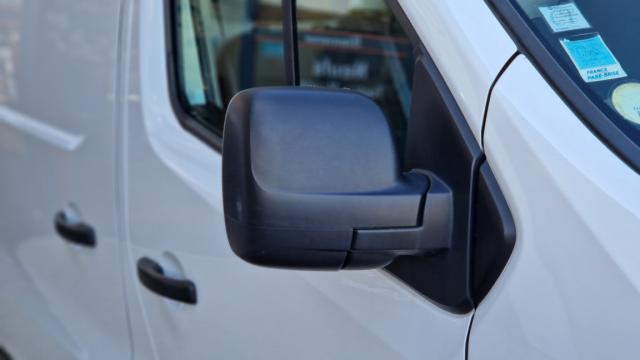 Renault Trafic image 2