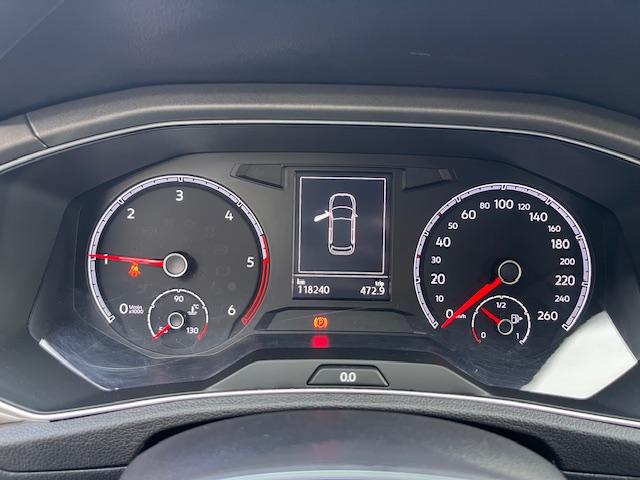 Volkswagen T-Roc image 2