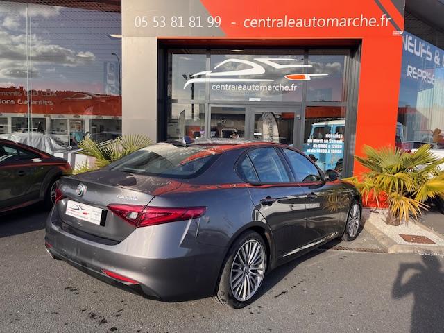 Alfa Romeo Giulia image 6