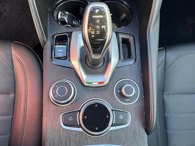 Alfa Romeo Giulia image 8