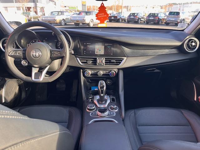 Alfa Romeo Giulia image 4