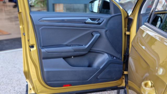 Volkswagen T-Roc image 6